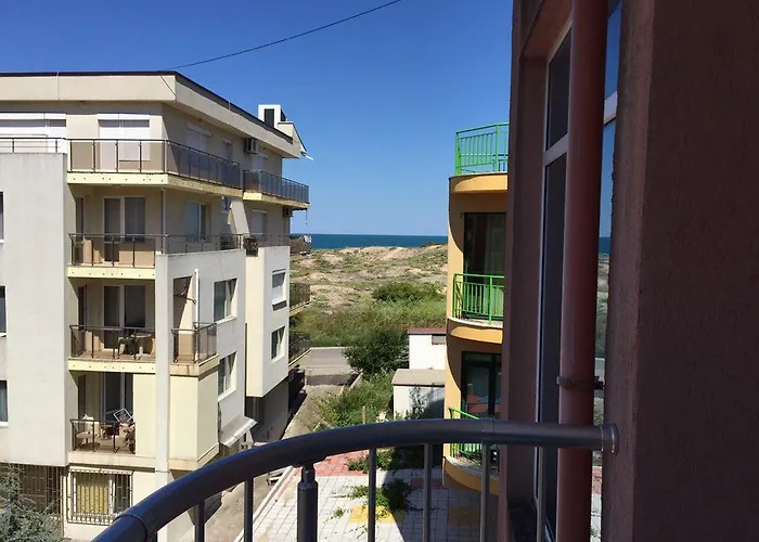 Отель Eco Palace 3*