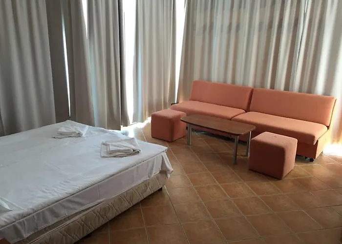 Отель Eco Palace 3*