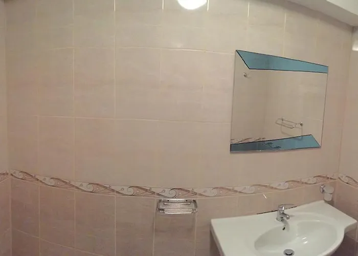 Eco Palace Отель 3*