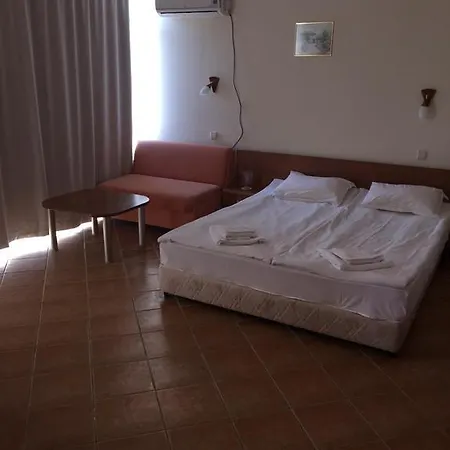 Хотел Eco Palace 3*