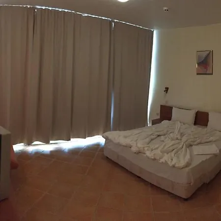 Хотел Eco Palace 3*